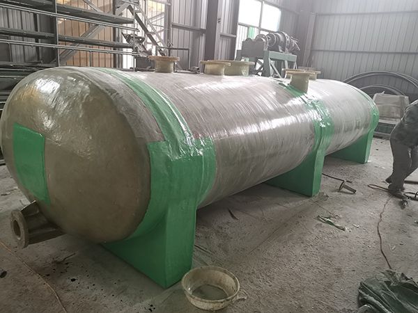 玻璃鋼儲(chǔ)罐 