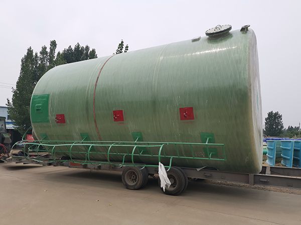 玻璃鋼儲(chǔ)罐 